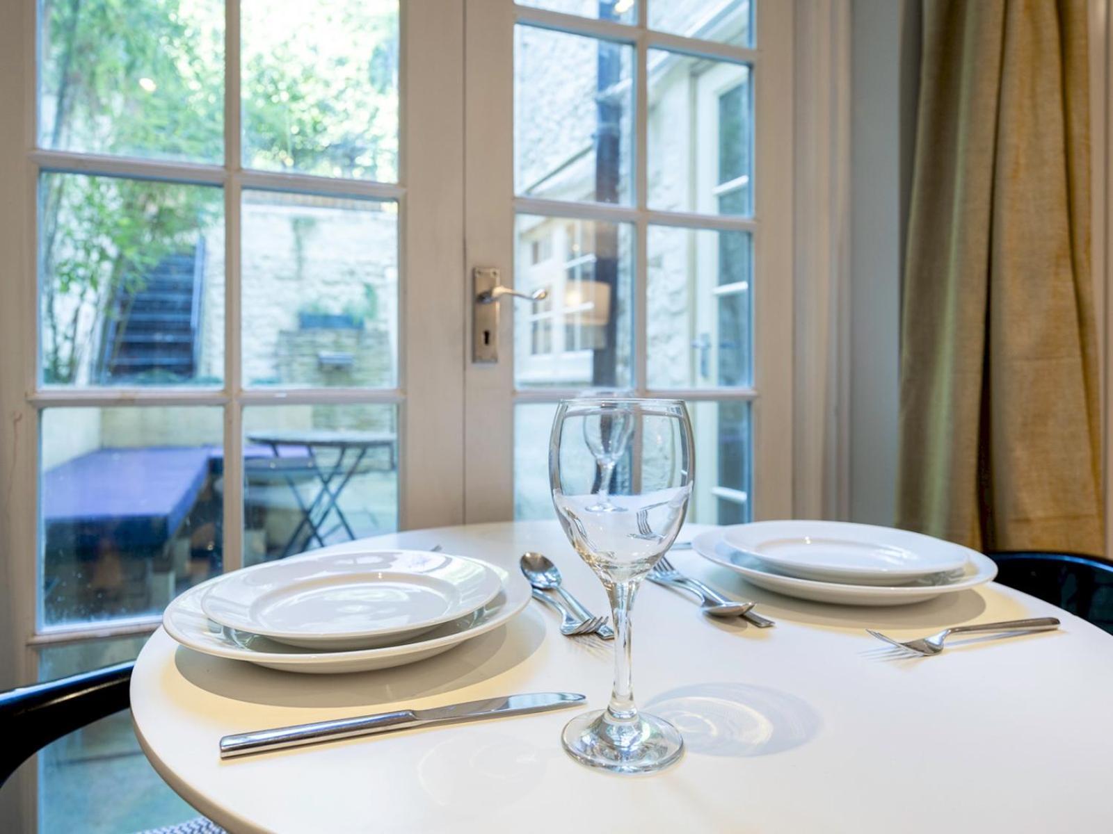Regency Seaside Pass The Keys Apartment Brighton